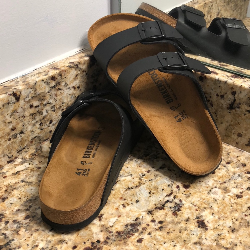 Black Arizona Birkenstocks PRICE FIRM